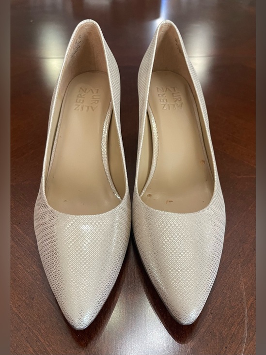 Naturalizer Shoes - Naturalizer NWT & box Cream Textured Pointed-Toe Pumps
